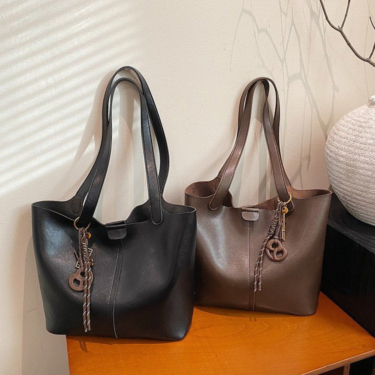 New Casual Stylish Versatile Commuter Shoulder Tote Bag
